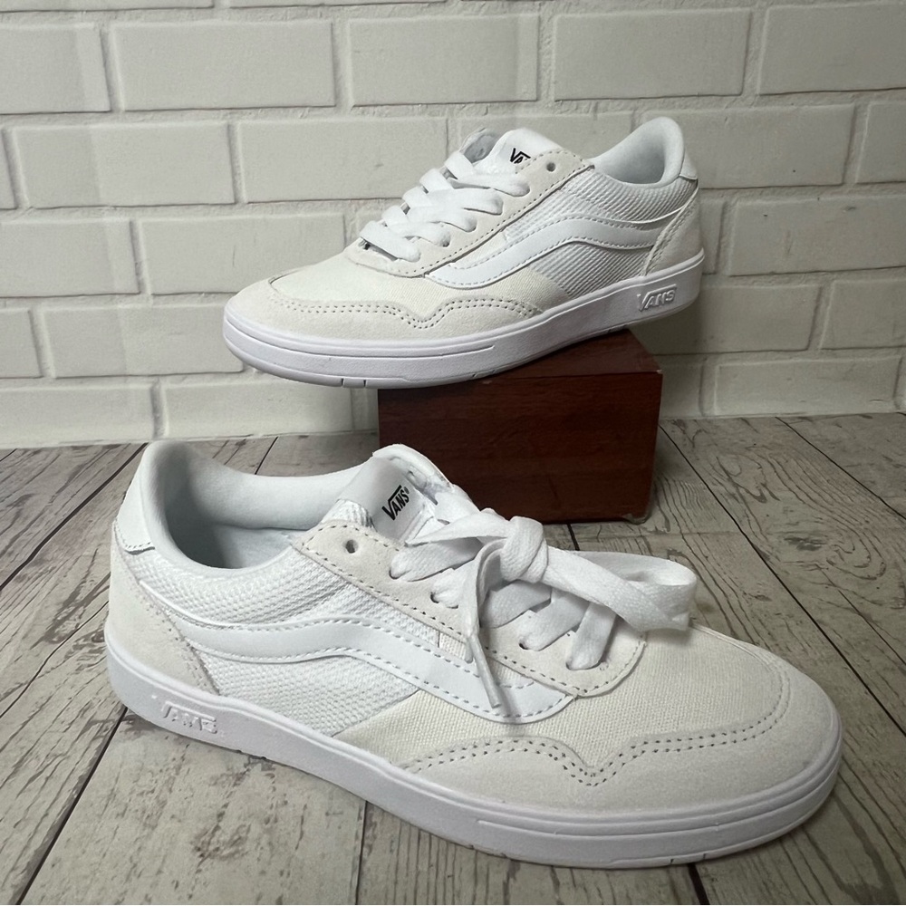 Vans Cruze Too ComfyCush Sneakers Women Size 6.5 White Low New